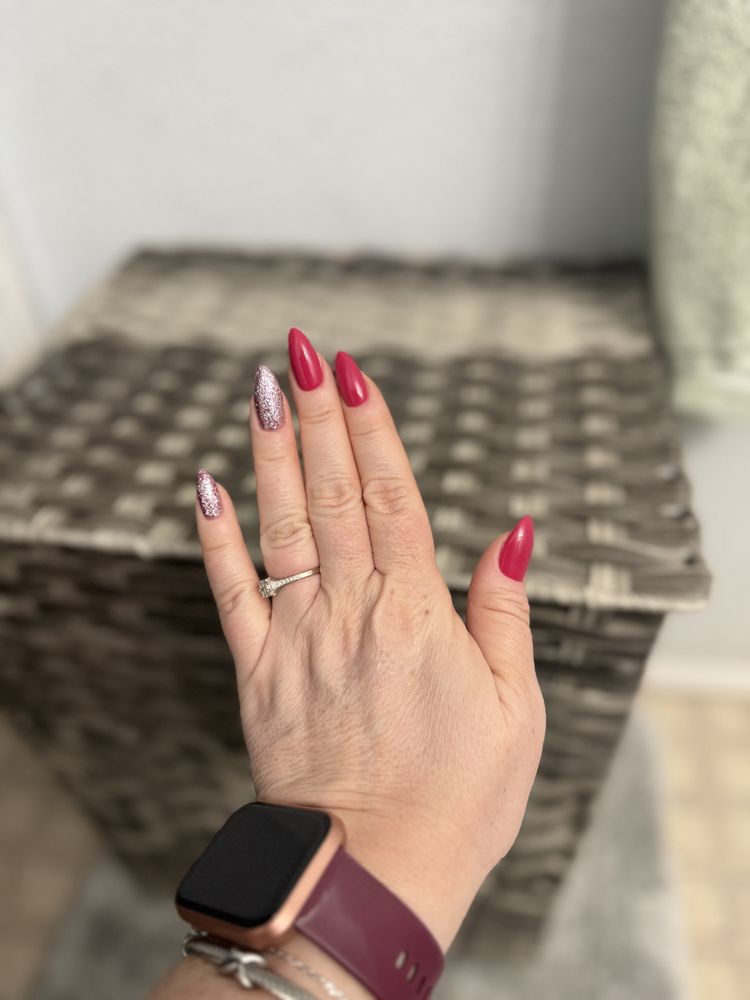 Mi Milan Nails Logo