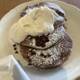 Kid chocolate chip pancakes