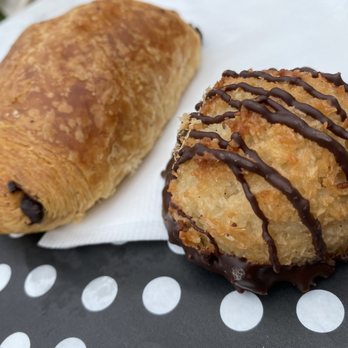 Chocolate Café - Choc croissant + macaroon - Desserts Near Me - Cannon Beach, Oregon Chocolate Café - Choc croissant + macaroon - Desserts Near Me - Cannon Beach, Oregon