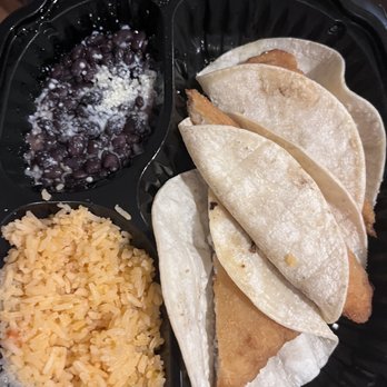 Mexicali Mexican Grill - Webster - Whaaaaat...?? But seriously?? These are the fish tacos... such an embarrassment for $17 - Mexican Near Me - Webster, Massachusetts