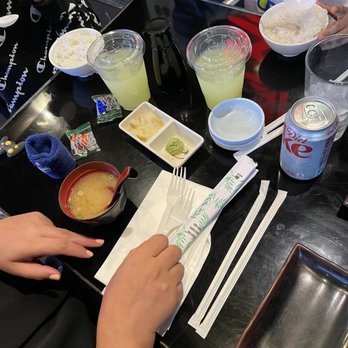Sake Sushi Bar and Lounge - Outside sitting for dog owners - Sushi Bars Near Me - Montrose, California