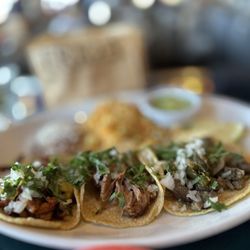 Frida Mexican Cuisine - Tres tacos