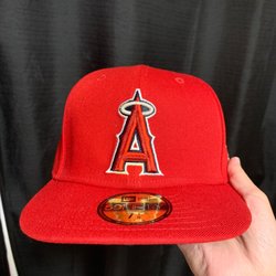 On the right of the brim it looks like they tried to fix it by stitching it back together...BAD STITCHING