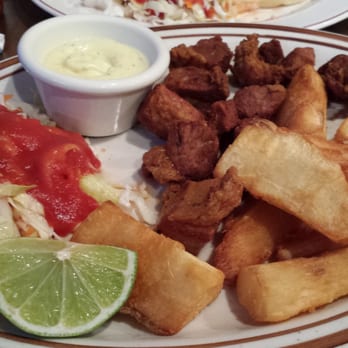 Mi Comalito - Yuca con chicharrón - Mexican Near Me - Baltimore, Maryland