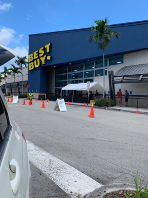 Best Buy Aventura 77 Photos 125 Reviews Appliances 21035 Biscayne Blvd Aventura Fl United States Phone Number Yelp