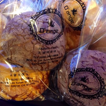 D’ange Bakery - pineapple buns and taro buns - Bakeries Near Me - San Gabriel, California