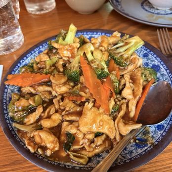 Park One Restaurant - Chicken and broccoli - New American Near Me - West Yellowstone, Montana Park One Restaurant - Chicken and broccoli - New American Near Me - West Yellowstone, Montana
