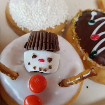 Ferguson Donut Shop - Snowman Donut!!! - Donuts Near Me - Dallas, Texas Ferguson Donut Shop - Snowman Donut!!! - Donuts Near Me - Dallas, Texas