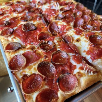Columbus Brewing Company Taproom - Pepperoni Pizza - Beer Bar Near Me - Columbus, Ohio Columbus Brewing Company Taproom - Pepperoni Pizza - Beer Bar Near Me - Columbus, Ohio