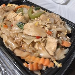 Simply Thai - Drunken Noodle