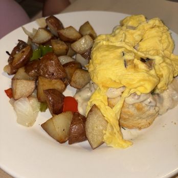 Wilma & Frieda's - Biscuits and gravy with house potatoes - Comfort Food Near Me - Palm Springs, California