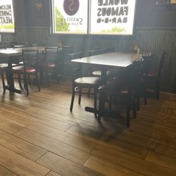 Swadley's Bar-B-Q - Clean & comfortable