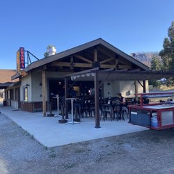 Frank’s - Restaurant and outdoor patio