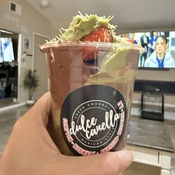 Dulce Canella - DUBAI STRAWBERRIES CUP (16OZ)