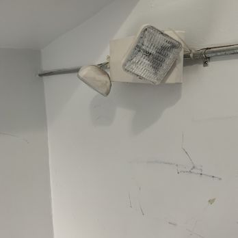 Van Express Moving & Storage - Hallway after the move in. - Movers Near Me - Fairfield, New Jersey