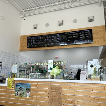 Wow Wow Hawaiian Lemonade - Front - Acai Bowls Near Me - Houston, Texas