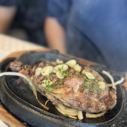 14. Ribeye (Sốt Tiêu Đen Hoặc Sốt Bơ Tỏi)