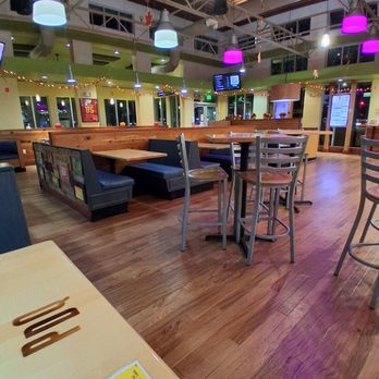 PDQ Chicken - Spacious dining area - Salad Near Me - Pompano Beach, Florida