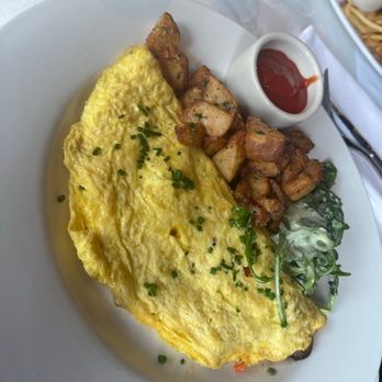 BrickTop's Restaurant - Cheddar omelette - Breakfast & Brunch Near Me - Charlotte, North Carolina BrickTop's Restaurant - Cheddar omelette - Breakfast & Brunch Near Me - Charlotte, North Carolina