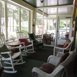 Brookview Manor Inn - Enjoy rocking on the porch
