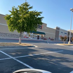 Big Lots - Store front
