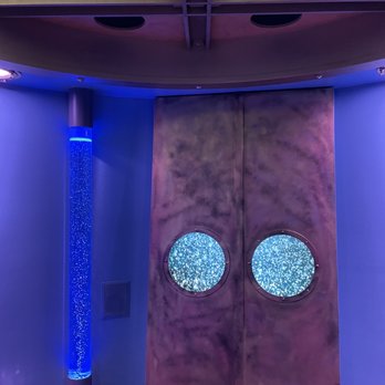 Shaw Centre for the Salish Sea - Aquariums Near Me - Sidney, British Columbia