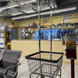 Margate Coin Laundry and Dry Cleaners - Front counter