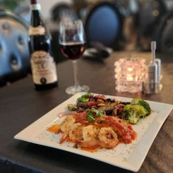 Hidden Falls Bistro & Bar - Big wine list ,full bar, delicious food, best service, nice atmosphere. Highly recommend