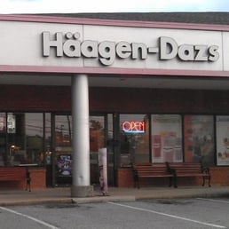 Front of Häagen-Dazs.
