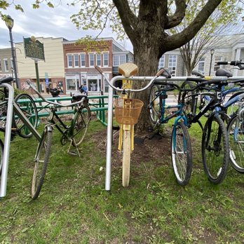 Frog Hollow Bikes - Bike Swap Annual Event-May 2024 - Bike Rentals Near Me - Middlebury, Vermont Frog Hollow Bikes - Bike Swap Annual Event-May 2024 - Bike Rentals Near Me - Middlebury, Vermont