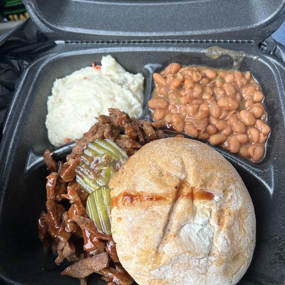 Houston Sauce Pit - Baked beans, potato salad and Chopped Veef Sandwich - Vegan Near Me - Houston, Texas