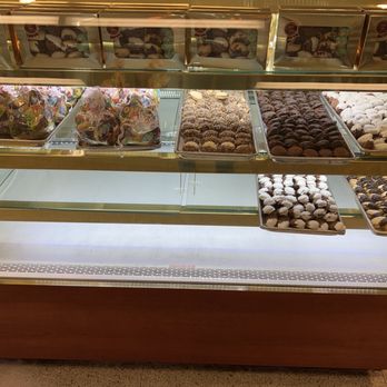 Lutz Cafe & Pastry Shop - Cookie display - Bakeries Near Me - Chicago, Illinois Lutz Cafe & Pastry Shop - Cookie display - Bakeries Near Me - Chicago, Illinois