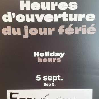 Maxi - a black and white poster with the words ferme closed - Grocery Near Me - Montreal, Quebec Maxi - a black and white poster with the words ferme closed - Grocery Near Me - Montreal, Quebec