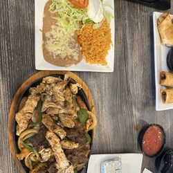 Fiesta Hill Mexican Bar & Grill - Fajitas, great flavor