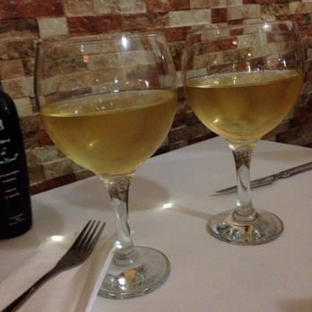 El Carretón - El tamaño de las copas impresiona. Recomiendo no pedir vino de casa. - Spanish Near Me - Maspalomas, GC El Carretón - El tamaño de las copas impresiona. Recomiendo no pedir vino de casa. - Spanish Near Me - Maspalomas, GC
