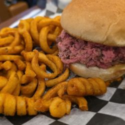 Chelo's Hometown Bar & Grille - Giant roastbeef sandwich