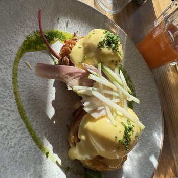 Dignita Hoftuin - Breakfast & Brunch Near Me - Amsterdam, New Hampshire