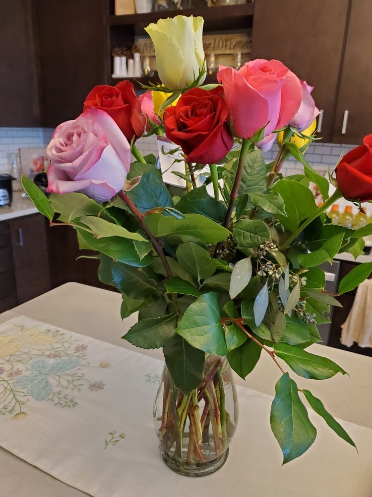 LINDSKOOG FLORIST Updated September 2024 22 Photos & 21 Reviews