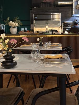 Songbird Parlour by null