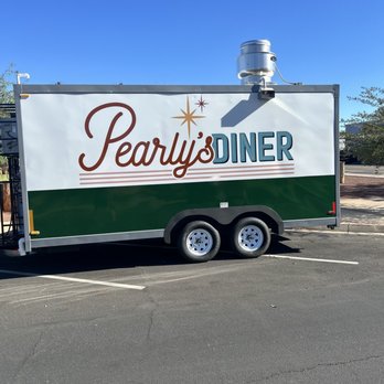 Pearly’s Diner - a food truck parked in a parking lot - Diners Near Me - Peoria, Arizona