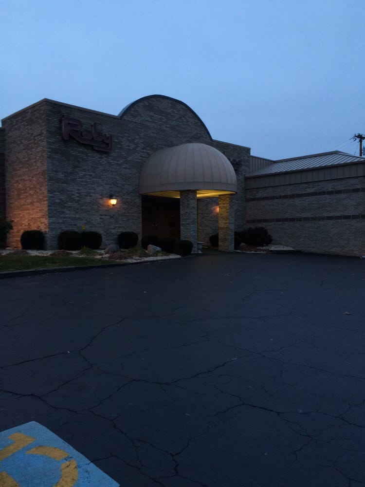 ROBY LEE’S RESTAURANT & BANQUET CENTER Updated November 2024 33