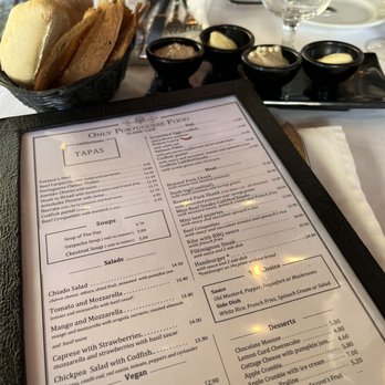 Café no Chiado - Portuguese Near Me - Lisbon, 11 Café no Chiado - Portuguese Near Me - Lisbon, 11
