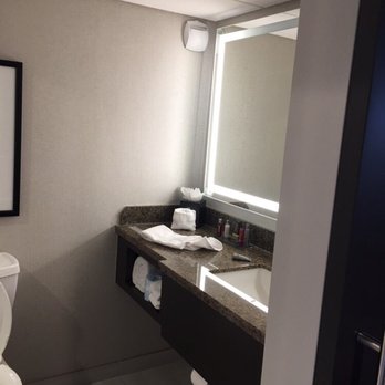Denver Marriott Tech Center - Bathroom - Hotels Near Me - Denver, Colorado Denver Marriott Tech Center - Bathroom - Hotels Near Me - Denver, Colorado