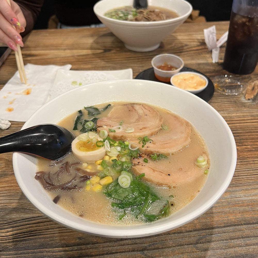 Kao Raman (Tonkotsu Broth)