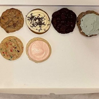 Crumbl - Maple Grove - Bakeries Near Me - Maple Grove, Minnesota Crumbl - Maple Grove - Bakeries Near Me - Maple Grove, Minnesota