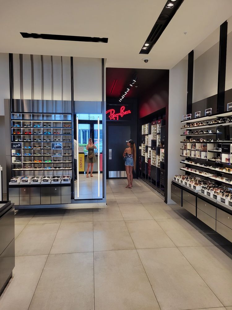 SUNGLASS HUT Updated August 2024 4790 River City Dr, Jacksonville