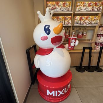 Mixue - Snowman mascot - Ice Cream & Frozen Yogurt Near Me - Sunnyvale, California