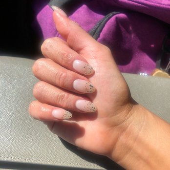 Debon Nails & Spa - Much better set - she made sure the cuticles arent clumpy and she took her time filing! She did an amazing job! - Nail Salons Near Me - Phoenix, Arizona