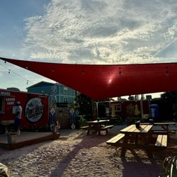 Point Break Pizza - Outside / dining area