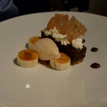 Copine - Chocolate gateau with peanut butter ice cream - French Near Me - Seattle, Washington Copine - Chocolate gateau with peanut butter ice cream - French Near Me - Seattle, Washington